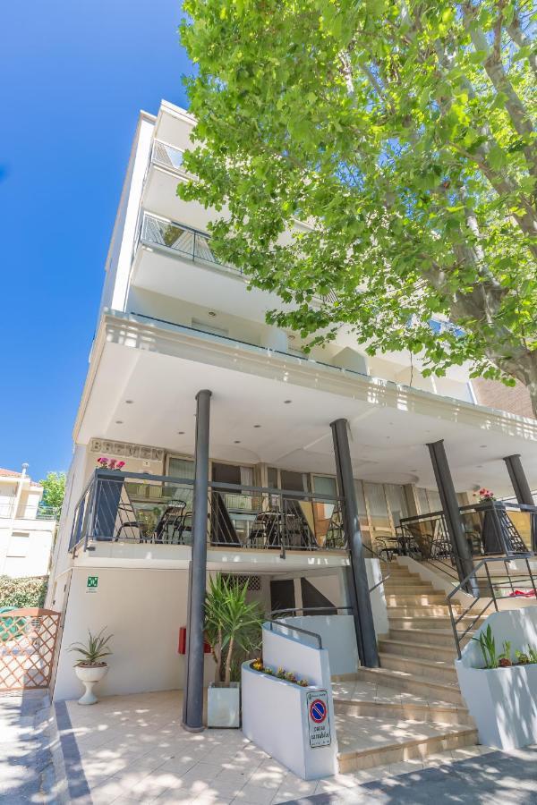 Hotel Bremen Rimini Exteriör bild