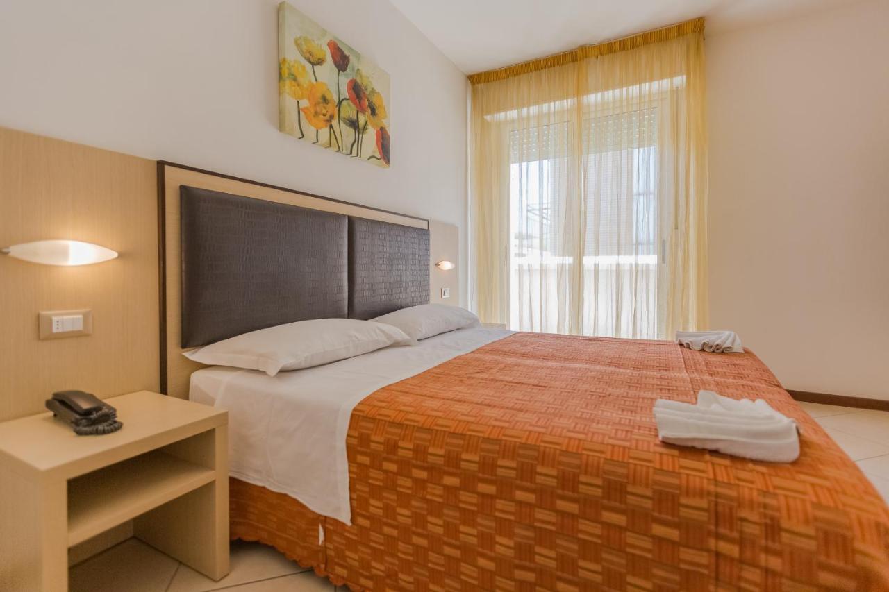 Hotel Bremen Rimini Exteriör bild