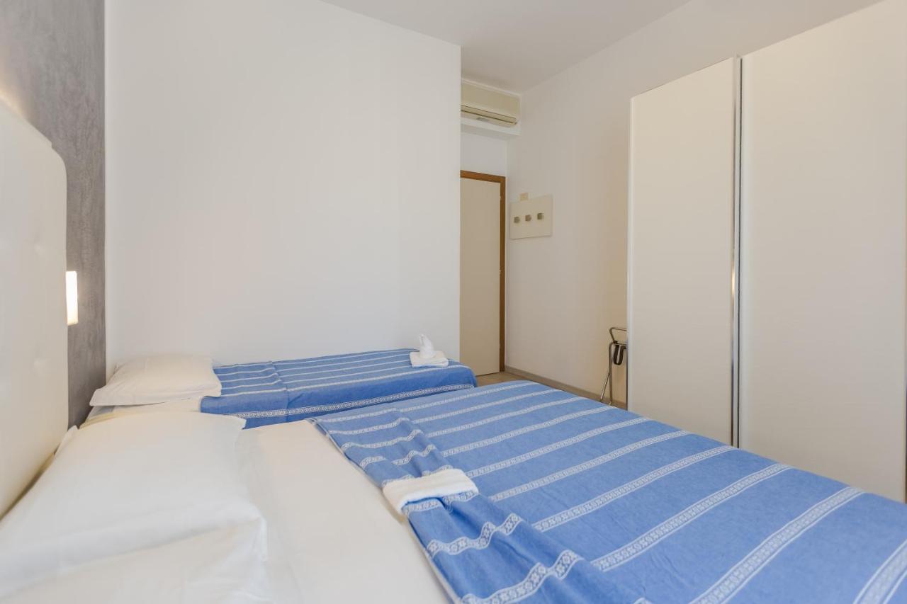 Hotel Bremen Rimini Exteriör bild